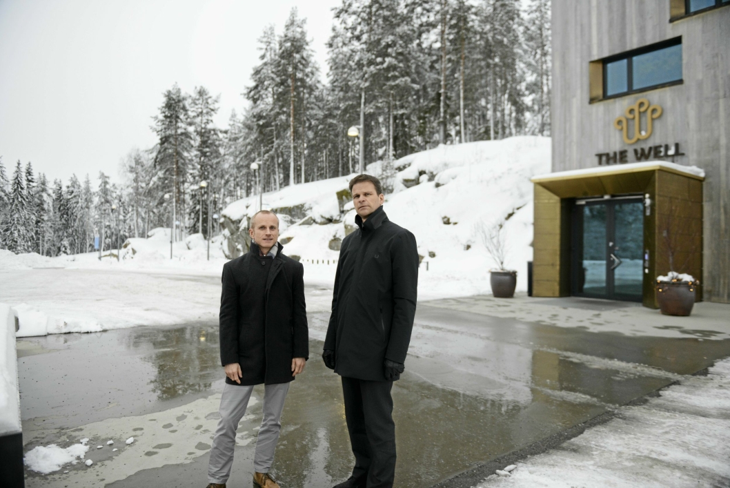 INVITERER: Arkitekt Øystein Rognebakke og Kristian Gundersen, development director i Canica (t.v.) ønsker å vise hotellplanene sine for naboene.
