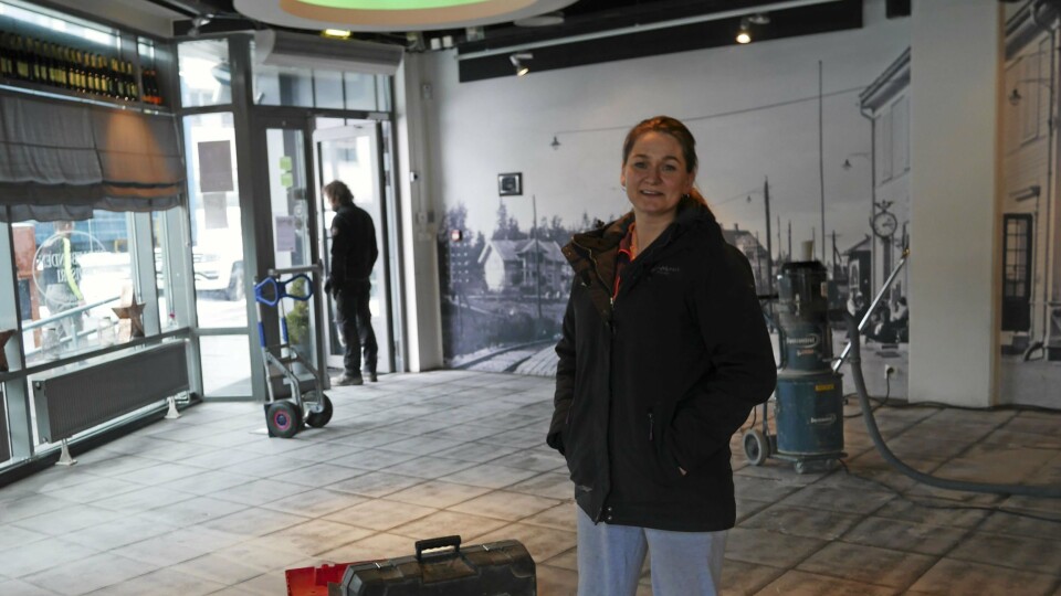 UNDER OPPUSSING: Anette Embretsen på Kullebunden Spiseri pusser opp. Nå skal restauranten shines! UNDER OPPUSSING: Anette Embretsen på Kullebunden Spiseri pusser opp. Nå skal restauranten shines!