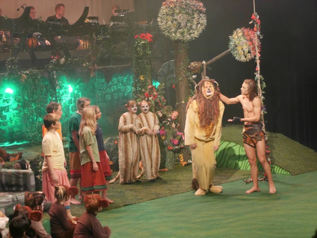 KNALLSUKSESS: OPALs Tarzan ble en publikumssuksess. Over 2300 løste billetter.