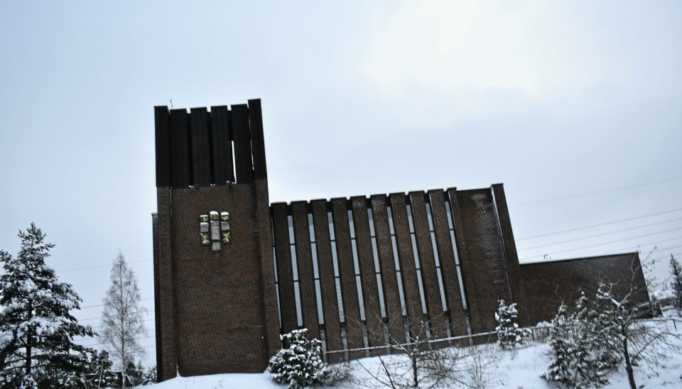 HER SKAL DET SYNGES: I Greverud kirke. HER SKAL DET SYNGES: I Greverud kirke.