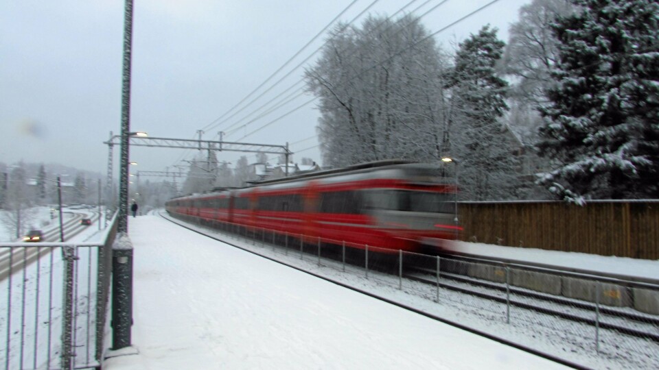 KLAR FOR BILLIGERE BILLETTER: Innsender av dette innlegget mener at det bør komme Sone 1-takst som kompensasjon for pendlere i kommunen vår på grunn av togproblemene i det siste! KLAR FOR BILLIGERE BILLETTER: Innsender av dette innlegget mener at det bør komme Sone 1-takst som kompensasjon for pendlere i kommunen vår på grunn av togproblemene i det siste!