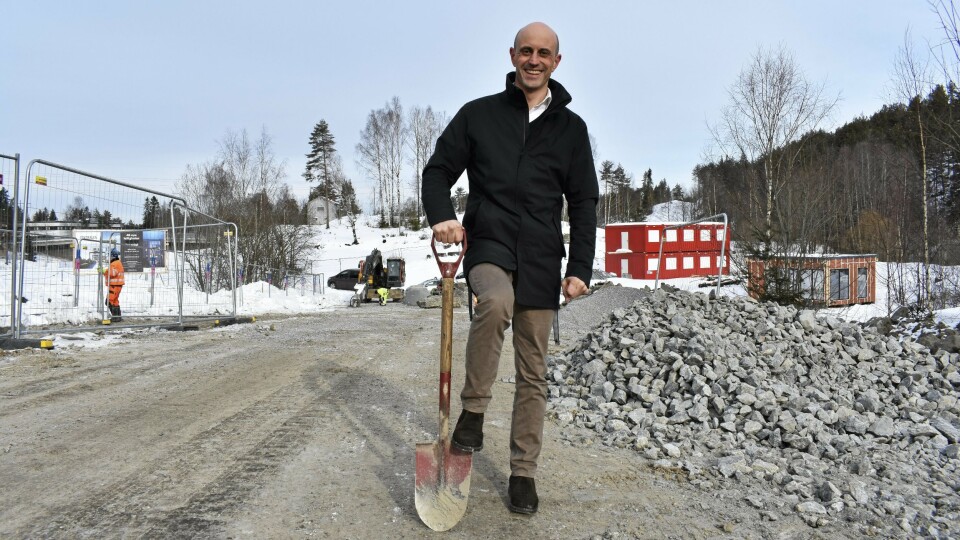 OFFISIELT I GANG: Prosjektet Myrvoll stasjon på den gamle trelasttomta på Myrvoll er offisielt i gang! Prosjektsjef Kim Andre Moe er glad for at alt har gått etter planen så langt, og at kjøperne er på vei tilbake. Til påske skal aktiviteten i gang for fullt på Myrvoll. OFFISIELT I GANG: Prosjektet Myrvoll stasjon på den gamle trelasttomta på Myrvoll er offisielt i gang! Prosjektsjef Kim Andre Moe er glad for at alt har gått etter planen så langt, og at kjøperne er på vei tilbake. Til påske skal aktiviteten i gang for fullt på Myrvoll.