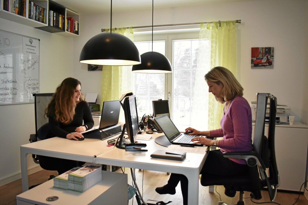 EGET KONTOR: Med ny bedrift er det mye å henge fingrene i. EGET KONTOR: Med ny bedrift er det mye å henge fingrene i.