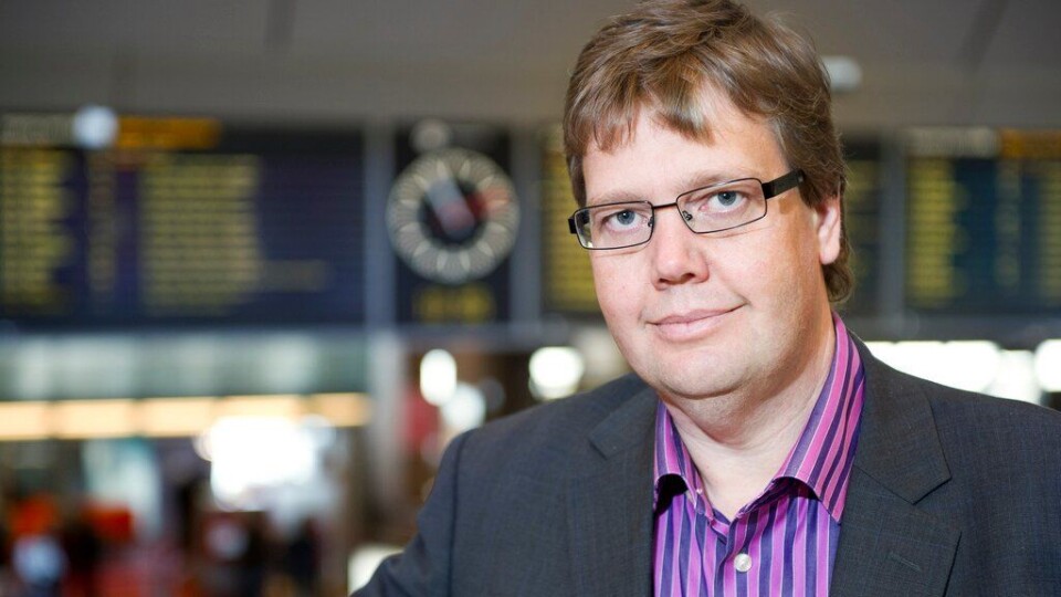 JOBBER MED SAKEN: NSBs pressesjef Åge-Christoffer Lundeby forteller at NSB har et kontinuerlig fokus på å bedre krisen på Østfoldbanen. JOBBER MED SAKEN: NSBs pressesjef Åge-Christoffer Lundeby forteller at NSB har et kontinuerlig fokus på å bedre krisen på Østfoldbanen.
