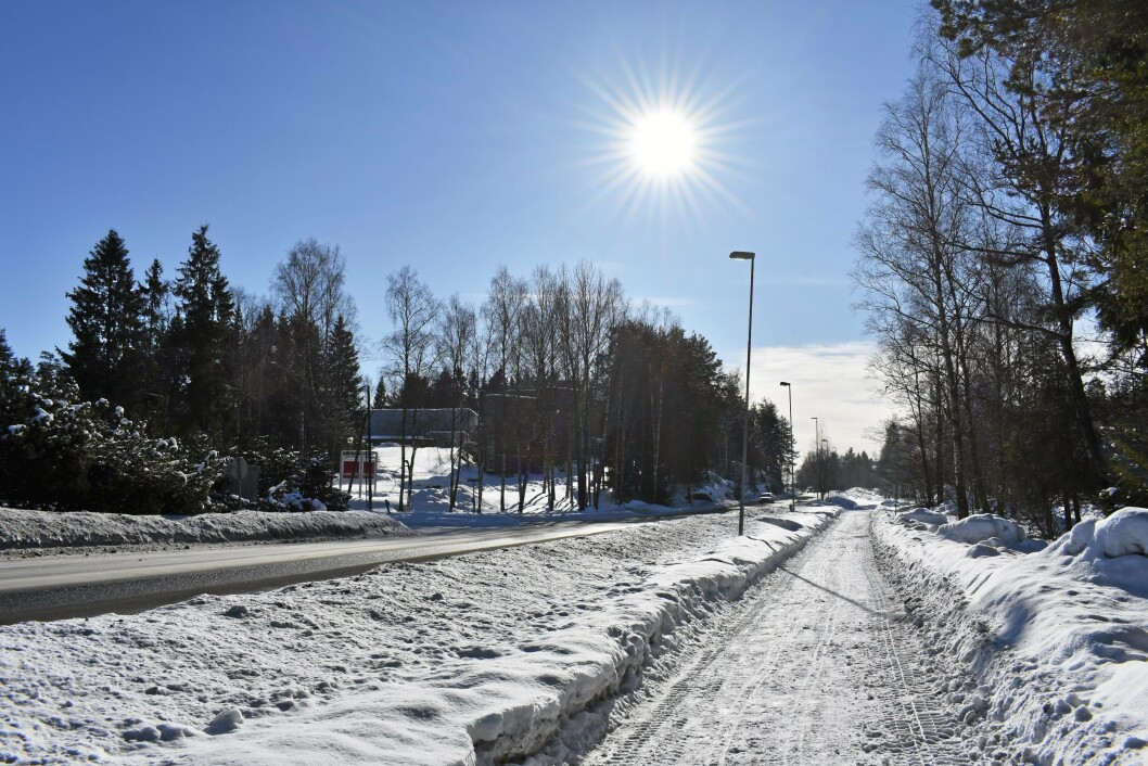 MYE SNØ: Det har vært mye snø i vinter, og det har vært mye å gjøre for brøytemannskapene. Her ser du et bilde fra tidligere i vinter. Sjekk all snøen! MYE SNØ: Det har vært mye snø i vinter, og det har vært mye å gjøre for brøytemannskapene. Her ser du et bilde fra tidligere i vinter. Sjekk all snøen!