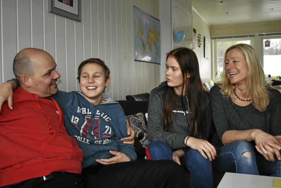 FAMILIEEKSPEDISJONEN: Familien Hasfjord-Lia var med på realityprogrammet Familieekspedisjonen (NRK), som ble spilt inn i august (de var på tur hele måneden), og sendt fra starten av januar til slutten av februar. Programmet er blitt nominert til Årets reality i Gullruten. FAMILIEEKSPEDISJONEN: Familien Hasfjord-Lia var med på realityprogrammet Familieekspedisjonen (NRK), som ble spilt inn i august (de var på tur hele måneden), og sendt fra starten av januar til slutten av februar. Programmet er blitt nominert til Årets reality i Gullruten.