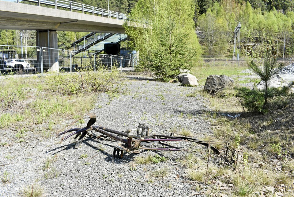 TRIST SKJEBNE: Det er mange som har opplevd at sykkelen er demontert/borte når de kommer tilbake fra jobb. Med sykkehotell kan dette unngås. TRIST SKJEBNE: Det er mange som har opplevd at sykkelen er demontert/borte når de kommer tilbake fra jobb. Med sykkehotell kan dette unngås.