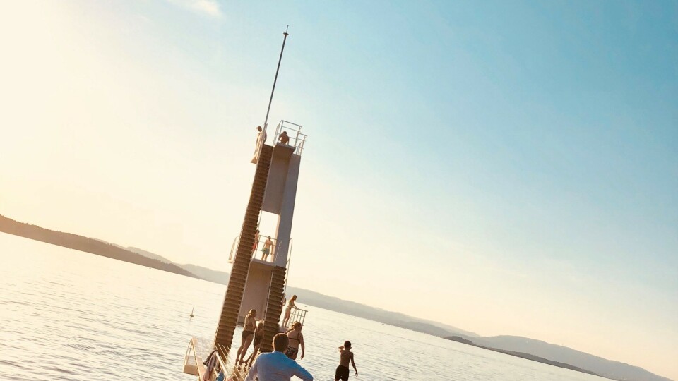 LIVET ER NÅ: Dette bildet fra Ingierstrand fortjener et refrenget fra 'Sommer på jorda' av Postgirobygget: Sommer på jorda, smil overaltHimmelen er gjennomsiktig, havet, blått og saltOg jentene er søtere enn markjordbær på stråSommer på jordaLivet det er nå LIVET ER NÅ: Dette bildet fra Ingierstrand fortjener et refrenget fra 'Sommer på jorda' av Postgirobygget: Sommer på jorda, smil overaltHimmelen er gjennomsiktig, havet, blått og saltOg jentene er søtere enn markjordbær på stråSommer på jordaLivet det er nå