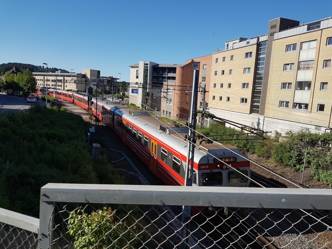 SKAL VÆRE STENGT I FEM UKER: I hele anleggsperioden skal Østfoldbanen være stengt for ordinær togtrafikk