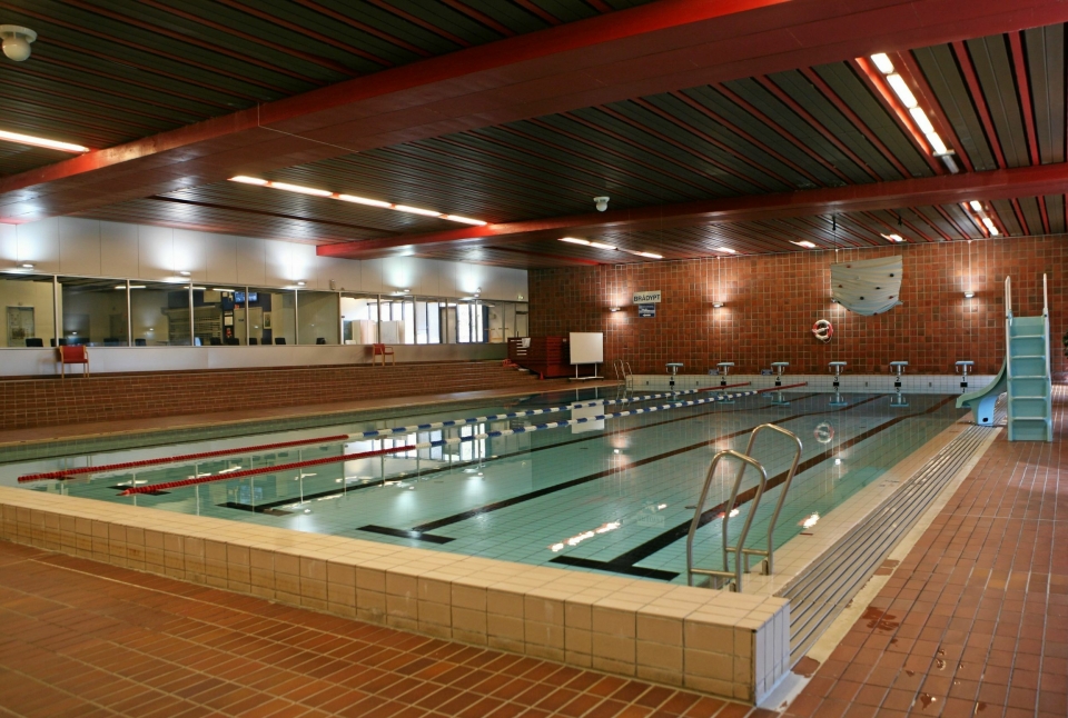 SOFIEMYR SVØMMEHALL: Det store bassenget ved Sofiemyr svømmehall har kapasitet på 650.000 liter.