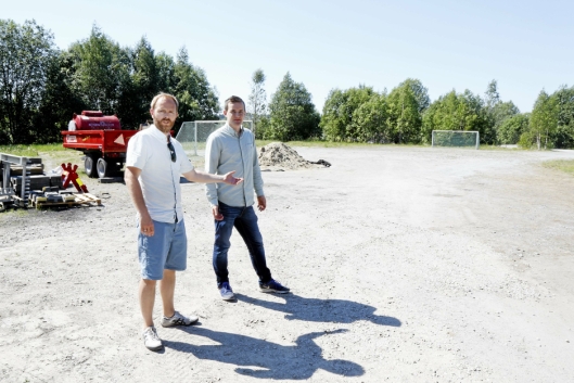 BRENNER FOR BARN: Sammen med Håkon Heløe (Ap) har Nesje engasjert seg i Kolbotn skole-saken. Den ble først omtalt i Oppegård Avis i juni.