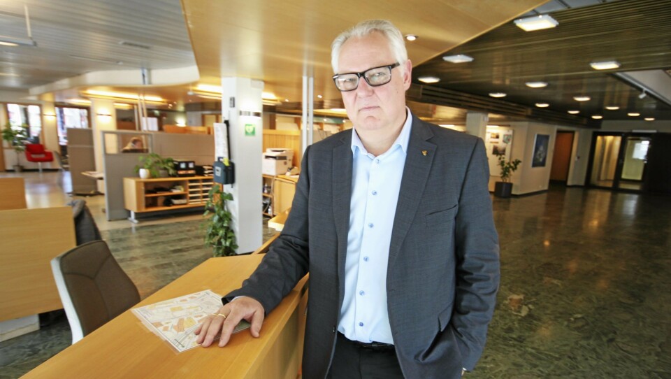 – MER AKTUELT MED NEDBEMANNING FRA 2020: – Nedbemanningen blir mer aktuelt etter at kommunesammenslåingen er realitet om halvannet år, sier rådmann Lars Henrik Bøhler. Fra 1. januar 2020 blir han assisterende administrasjonssjef og stabsleder for budsjett og finans i Nordre Follo kommune. – MER AKTUELT MED NEDBEMANNING FRA 2020: – Nedbemanningen blir mer aktuelt etter at kommunesammenslåingen er realitet om halvannet år, sier rådmann Lars Henrik Bøhler. Fra 1. januar 2020 blir han assisterende administrasjonssjef og stabsleder for budsjett og finans i Nordre Follo kommune.