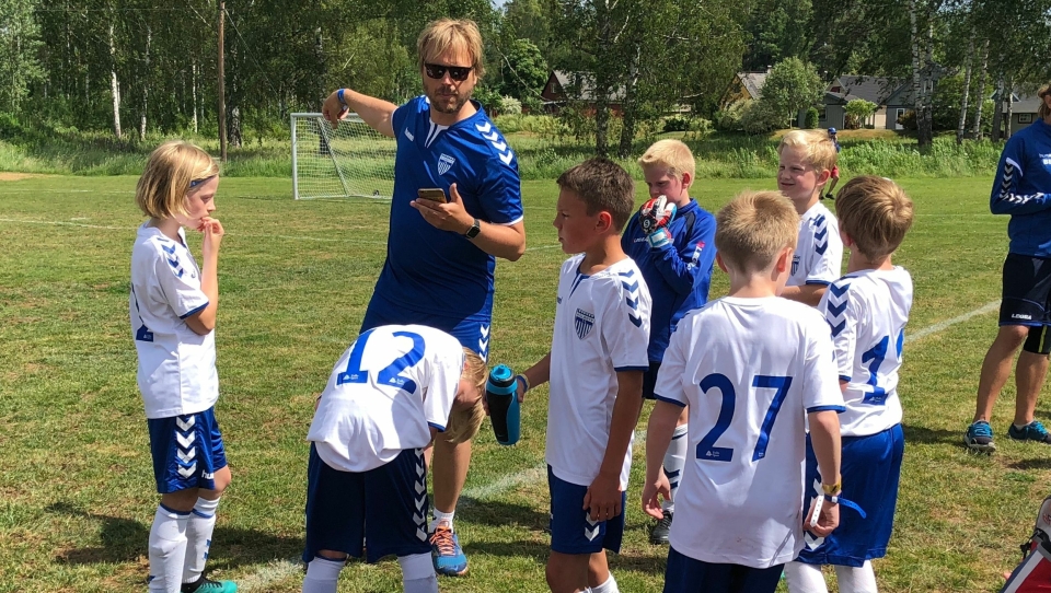 Anders Eldor Boye er trener for 2006-årgangen i Kolbotn IL. Her fra årets Arvika Cup.