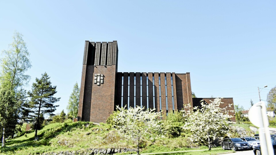 KONFIRMASJON: Nå er det konfirmasjonstid. I Greverud kirke er det konfirmasjon 1., 8. og 15. september. KONFIRMASJON: Nå er det konfirmasjonstid. I Greverud kirke er det konfirmasjon 1., 8. og 15. september.