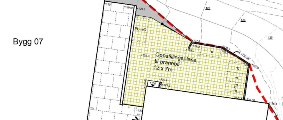 FRA UTOMHUSPLANEN: Her kan du se parkeringsplassen med plass til fem tjenestebiler. FRA UTOMHUSPLANEN: Her kan du se parkeringsplassen med plass til fem tjenestebiler.