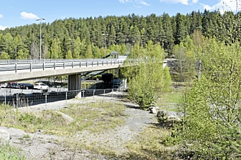 Rosenholm får sykkelhotell under broen