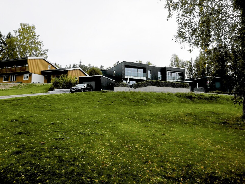 SAMMENFØYNING AV TOMTER OG TOMANNSBOLIGER I SMÅHUSSTRØK: Høyre vil forhindre oppkjøp av flere tomter og utbygging av disse i 'eplehagene' på Ingieråsen slik at småhusområdets karakter ikke kan bli endret uten en egen reguleringsplan. SAMMENFØYNING AV TOMTER OG TOMANNSBOLIGER I SMÅHUSSTRØK: Høyre vil forhindre oppkjøp av flere tomter og utbygging av disse i 'eplehagene' på Ingieråsen slik at småhusområdets karakter ikke kan bli endret uten en egen reguleringsplan.