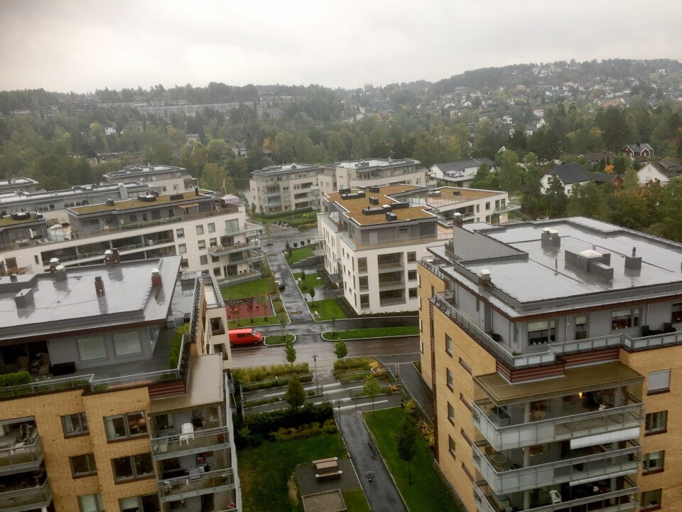 NABOER: Her kan du se boligblokkene som grenser til planområdet. Bildet er tatt 40 meter over bakken. NABOER: Her kan du se boligblokkene som grenser til planområdet. Bildet er tatt 40 meter over bakken.