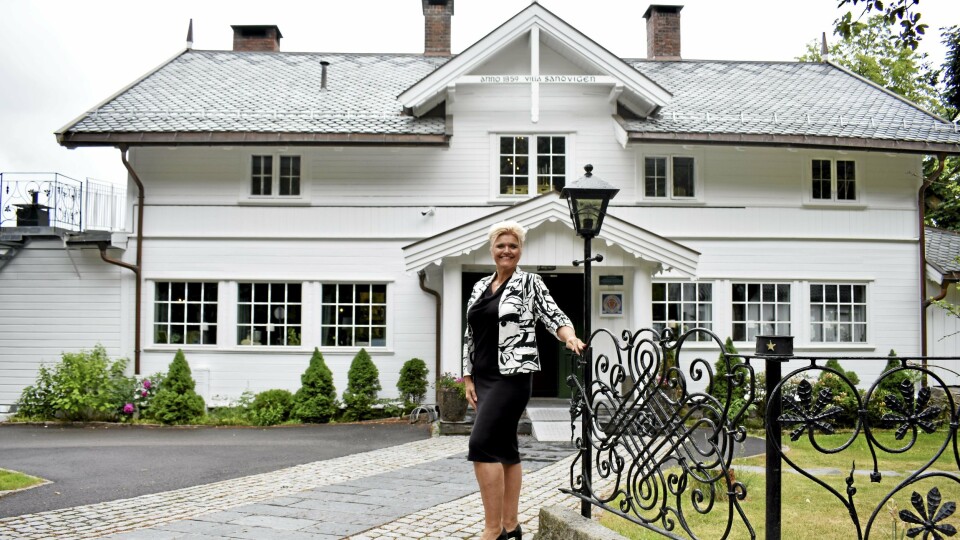 JUBILANT: Villa Sandvigen fyller 160 år i 2019 og markedssjef Lena Garstad, gleder seg til å servere gjestene mat fra Roald Amundsens festmenyer. JUBILANT: Villa Sandvigen fyller 160 år i 2019 og markedssjef Lena Garstad, gleder seg til å servere gjestene mat fra Roald Amundsens festmenyer.