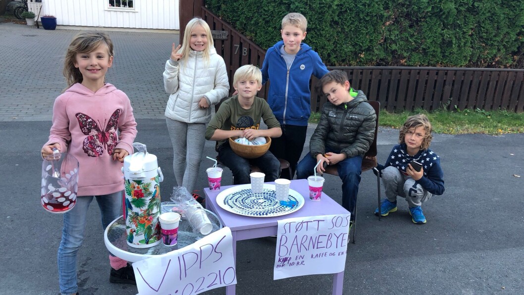 GODE HJELPERE: De snille bakerne på bildet (f.v) er Emma-Karoline Jørgensen, Celine Rogne.William De Brucq, Jakob Ottesen, Balder Bakkerud og Maximillian Lennby. GODE HJELPERE: De snille bakerne på bildet (f.v) er Emma-Karoline Jørgensen, Celine Rogne.William De Brucq, Jakob Ottesen, Balder Bakkerud og Maximillian Lennby.