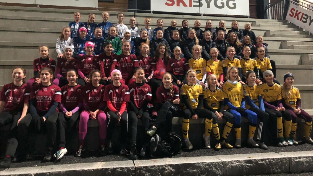 NORDRE FOLLO-FOTBALL: Oppegård, Kolbotn, Ski og Langhus sine 06-jenter er på vei mot en ny kommune gjennom Nordre Follo Vinterserie. NORDRE FOLLO-FOTBALL: Oppegård, Kolbotn, Ski og Langhus sine 06-jenter er på vei mot en ny kommune gjennom Nordre Follo Vinterserie.