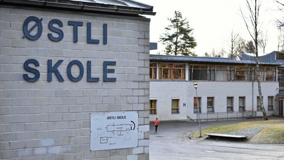 SØKER SEG TIL FLÅTESTAD: De fleste elevene ved Østli skole velger å søke seg til Flåtestad skole ved overgang til ungdomsskole til tross for at de sogner til Fløysbonn skole, men skolekapasiteten på Flåtestad er begrenset. Dette skoleåret har Flåtestad skole fått 51 gjesteelever på 8. trinn og rundt 120 gjesteelever totalt. SØKER SEG TIL FLÅTESTAD: De fleste elevene ved Østli skole velger å søke seg til Flåtestad skole ved overgang til ungdomsskole til tross for at de sogner til Fløysbonn skole, men skolekapasiteten på Flåtestad er begrenset. Dette skoleåret har Flåtestad skole fått 51 gjesteelever på 8. trinn og rundt 120 gjesteelever totalt.
