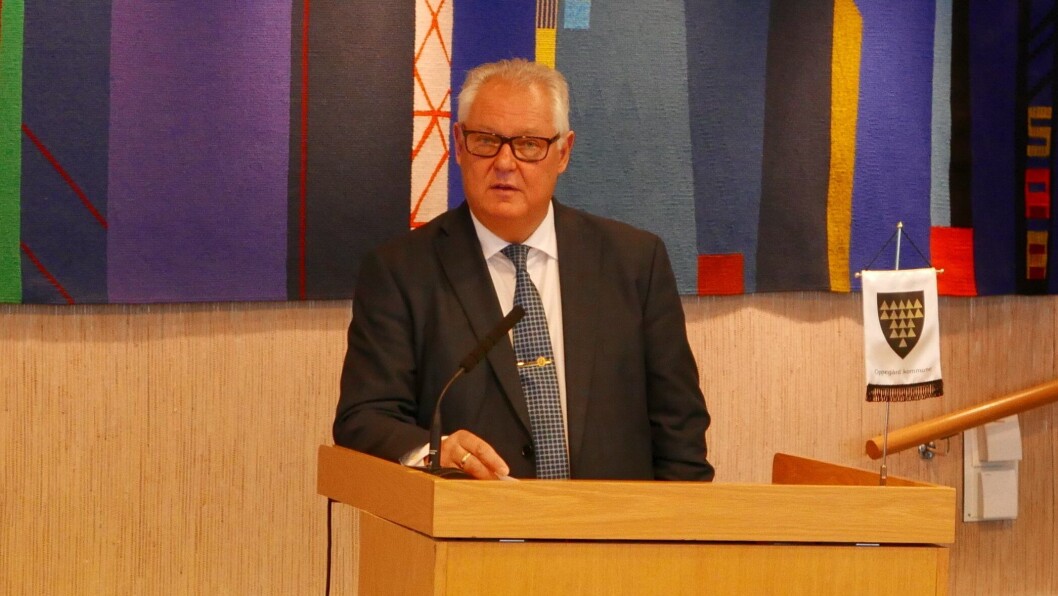AVVENTER NYE TALL: Dersom det skulle vise seg at prognosetallene er for høye i kommende år, vil rådmann Lars Henrik Bøhler vurdere å legge ned barnehager med en eller to avdelinger. AVVENTER NYE TALL: Dersom det skulle vise seg at prognosetallene er for høye i kommende år, vil rådmann Lars Henrik Bøhler vurdere å legge ned barnehager med en eller to avdelinger.