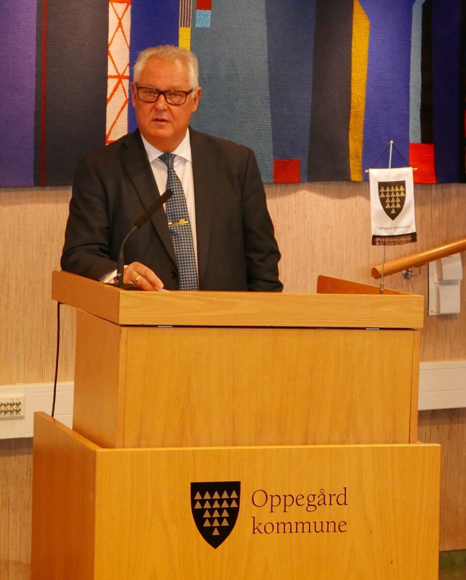 INNLEDNINGSTALE: Rådmann Lars Henrik Bøhler holder sin innledningstale til kommunestyremedlemmene i Oppegård. INNLEDNINGSTALE: Rådmann Lars Henrik Bøhler holder sin innledningstale til kommunestyremedlemmene i Oppegård.