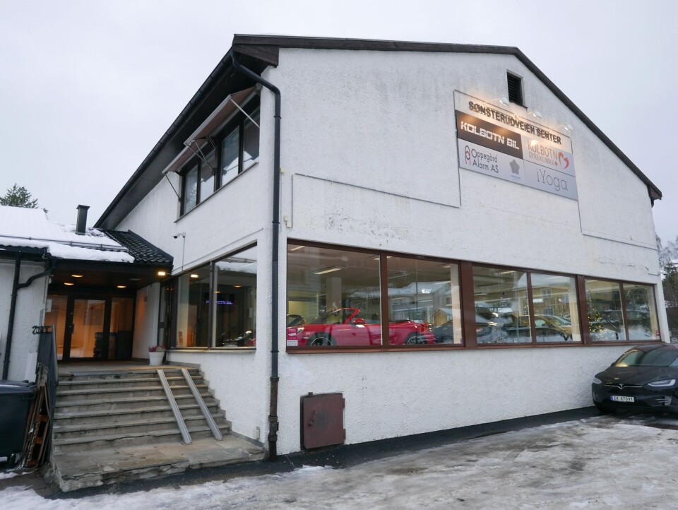 SØNSTERUDVEIEN 26: Hele eiendommen er på rundt tre mål i areal og eies i sin helhet av Kolbotn Bil. SØNSTERUDVEIEN 26: Hele eiendommen er på rundt tre mål i areal og eies i sin helhet av Kolbotn Bil.