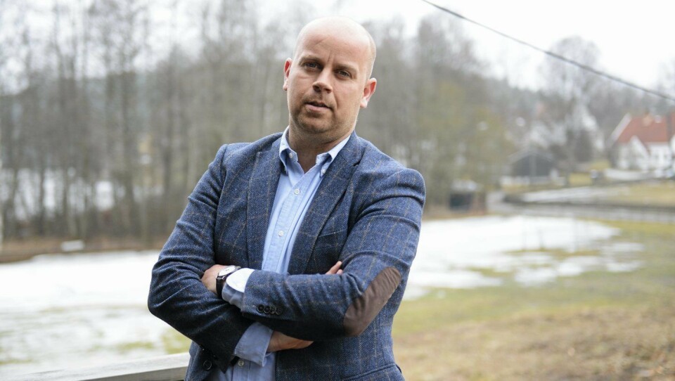SETTER OPP PORT MOT TANGEN: – Siden beboere på Tangen ikke respekterer trafikkreglene og utsetter seg for stor fare er det besluttet og stenge kulverten frem til det er trygt, sier utbyggingsdirektør i Solon Eiendom, Tom Andrè Svenning-Gultvedt. SETTER OPP PORT MOT TANGEN: – Siden beboere på Tangen ikke respekterer trafikkreglene og utsetter seg for stor fare er det besluttet og stenge kulverten frem til det er trygt, sier utbyggingsdirektør i Solon Eiendom, Tom Andrè Svenning-Gultvedt.
