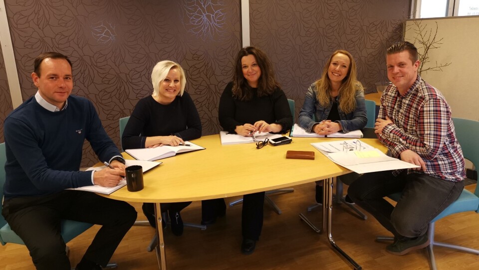 TEAM KOLBOTN: Denne gjengen hjelper folk i arbeid: Kjell Magne Olsen (f.v), Anne Mette Skolegården, Heidi Kristiansen Vobes, Tove Nilsen og Rasmus Larsson. TEAM KOLBOTN: Denne gjengen hjelper folk i arbeid: Kjell Magne Olsen (f.v), Anne Mette Skolegården, Heidi Kristiansen Vobes, Tove Nilsen og Rasmus Larsson.