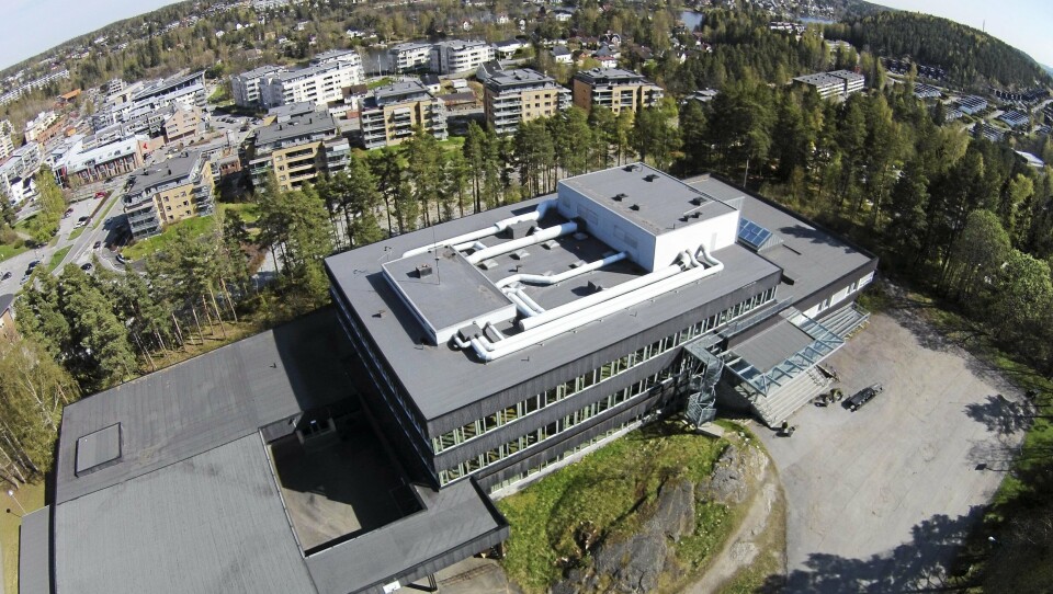 BRANN I TAKET: Politiet fikk melding om brann i taket på Ingieråsen skole torsdag kveld. BRANN I TAKET: Politiet fikk melding om brann i taket på Ingieråsen skole torsdag kveld.