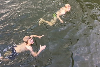Flere svømmedyktige barn med Venstre