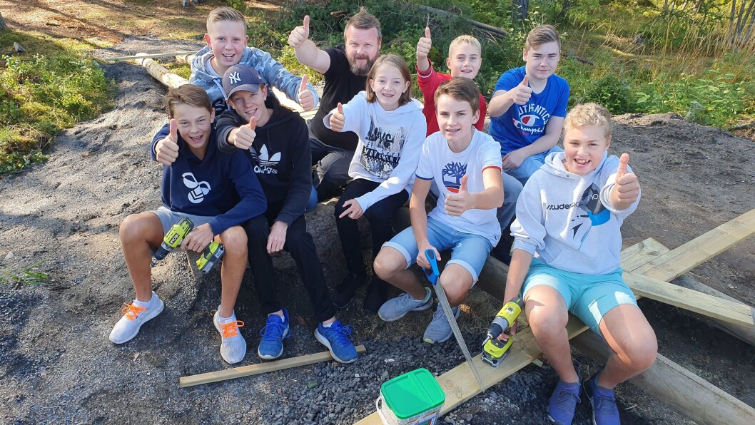 GLEDER SEG: Første rad fra venstre: Henrik Åberge, Henning Transeth, Oliver Brørs, Laurits Pete og Oliver Thirud. Bakerste rad fra venstre: Jostein Berger, Cato Symrebu, Didrik Kalland og Magnus Maurset. GLEDER SEG: Første rad fra venstre: Henrik Åberge, Henning Transeth, Oliver Brørs, Laurits Pete og Oliver Thirud. Bakerste rad fra venstre: Jostein Berger, Cato Symrebu, Didrik Kalland og Magnus Maurset.