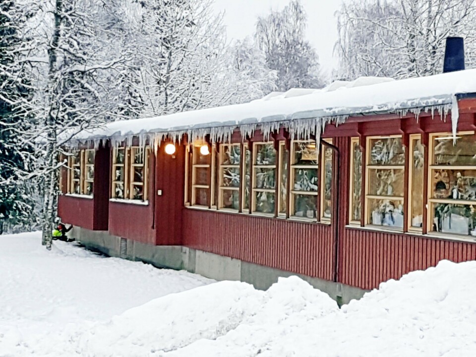 SKULLE RIVES, MEN ER UTSATT IGJEN: I fjor hadde Sofiemyr skole 385 elever, mens maks. kapasitet var 375 elever (plankapasitet, 95 prosent, 356 elever). Skolen er dårlig isolert totalt sett og har behov for omfattende tiltak. Foto: Yana Stubberudlien SKULLE RIVES, MEN ER UTSATT IGJEN: I fjor hadde Sofiemyr skole 385 elever, mens maks. kapasitet var 375 elever (plankapasitet, 95 prosent, 356 elever). Skolen er dårlig isolert totalt sett og har behov for omfattende tiltak. Foto: Yana Stubberudlien