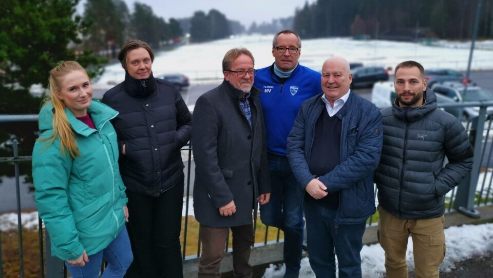 SKAL LØSE: Representanter fra både idrettslag og kommunen var fredag samlet for å snakke om hvordan de skal løse den krevende situasjonen rundt vintervedlikehold. Fra venstre: Ann Kjersti Haga (UTE), Gry Larsen (UTE), Per Magne Betten (Prosjektkontoret), Harald Vaadal (KIL), Håkon Bekkestad (KIL) og Roman Artemov (Prosjektkontoret). SKAL LØSE: Representanter fra både idrettslag og kommunen var fredag samlet for å snakke om hvordan de skal løse den krevende situasjonen rundt vintervedlikehold. Fra venstre: Ann Kjersti Haga (UTE), Gry Larsen (UTE), Per Magne Betten (Prosjektkontoret), Harald Vaadal (KIL), Håkon Bekkestad (KIL) og Roman Artemov (Prosjektkontoret).