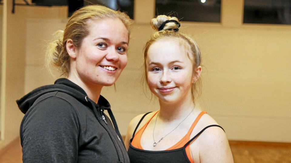 NÆRT FORHOLD: Emilie startet som 7-åring hos Kristine Ludvigsen i Follo Dansestudio. Treneren er selvsagt imponert over resultatene eleven oppnår. NÆRT FORHOLD: Emilie startet som 7-åring hos Kristine Ludvigsen i Follo Dansestudio. Treneren er selvsagt imponert over resultatene eleven oppnår.