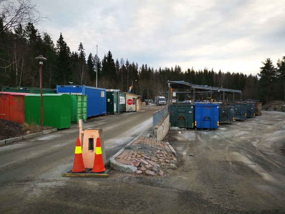 KONTROLL: Fra og med 1. februar må du legitimere deg når du skal inn på gjenvinningsstasjonen på Sofiemyr. KONTROLL: Fra og med 1. februar må du legitimere deg når du skal inn på gjenvinningsstasjonen på Sofiemyr.