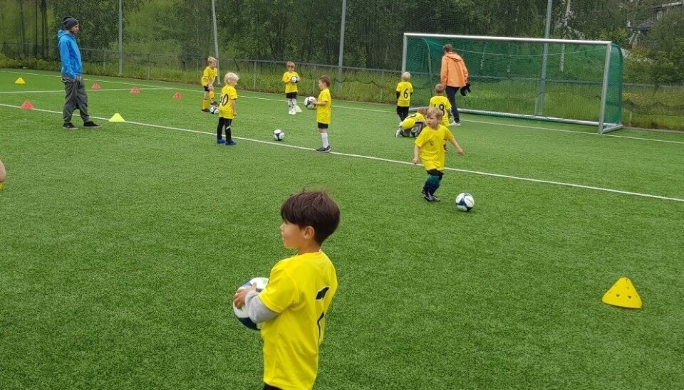 DE MINSTE: Putteskolen er et fotballtilbud for de som starter i første klasse til høsten. Bildet er tatt fra fjorårets putteskole.