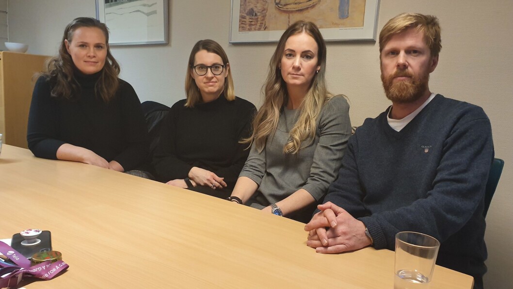 FAU-LEDERE MØTTE AVISEN: Idunn Langbakk (leder av Nordre Follo kommunale foreldreutvalg, NFKFU), Elisabeth Langekjend (FAU-leder ved Tårnåsen skole), Hanne Chrøis (FAU-leder ved Greverud skole) og Ole Nicolai Høivik (FAU-leder ved Sofiemyr skole). FAU-LEDERE MØTTE AVISEN: Idunn Langbakk (leder av Nordre Follo kommunale foreldreutvalg, NFKFU), Elisabeth Langekjend (FAU-leder ved Tårnåsen skole), Hanne Chrøis (FAU-leder ved Greverud skole) og Ole Nicolai Høivik (FAU-leder ved Sofiemyr skole).
