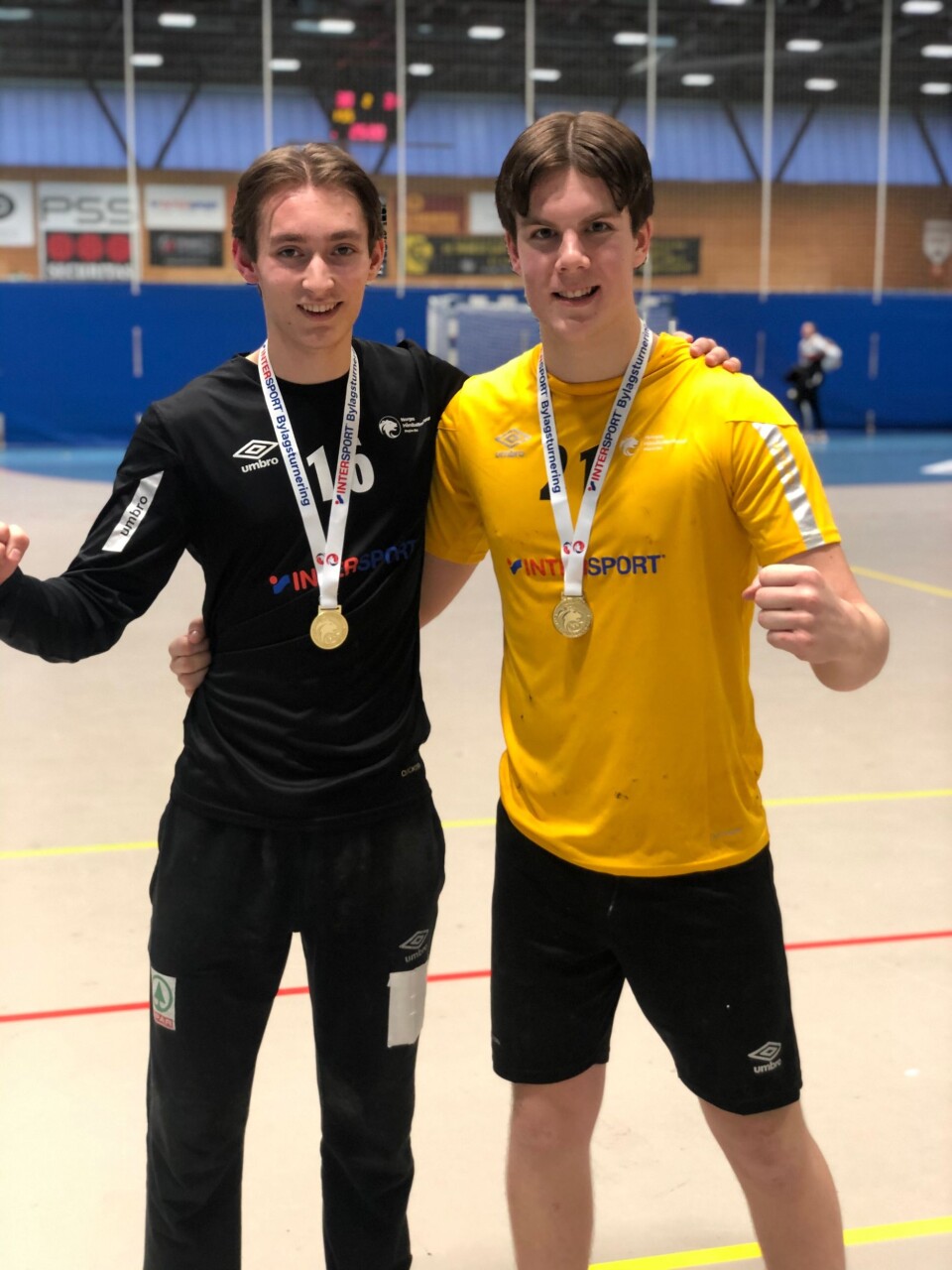 GULLGUTTER: Sondre Indset og Elias Borge jubler over gull i Stavanger. GULLGUTTER: Sondre Indset og Elias Borge jubler over gull i Stavanger.