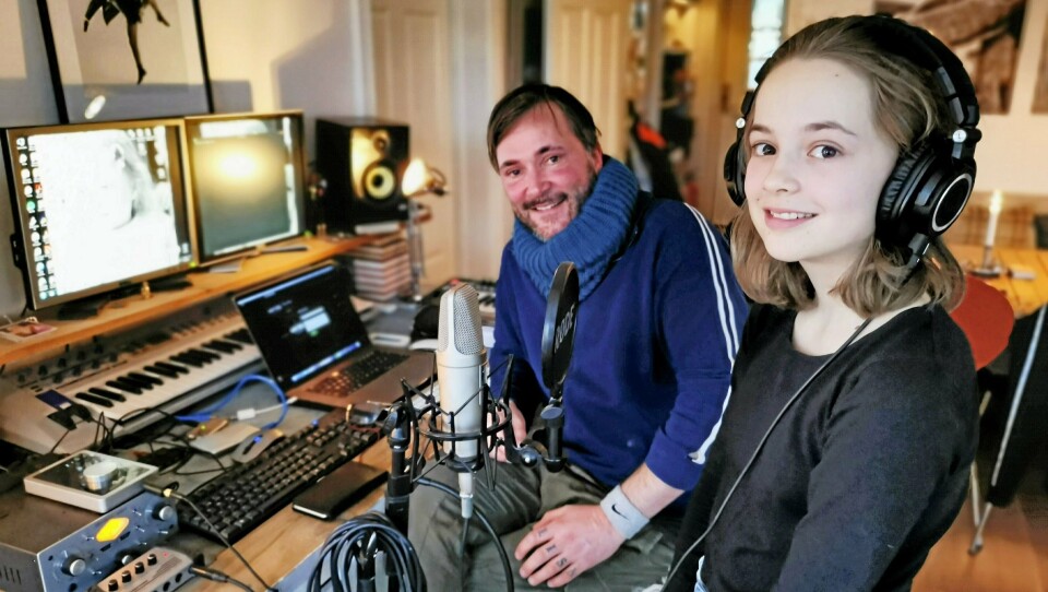 HER STARTET DET: Hjemme hos pappa Tommy Haugan på Solbråtan ble poplåten «Tia går fort» unnfanget. Nå både gleder og gruer Lisa M seg til å synge i UKM 15. mars. HER STARTET DET: Hjemme hos pappa Tommy Haugan på Solbråtan ble poplåten «Tia går fort» unnfanget. Nå både gleder og gruer Lisa M seg til å synge i UKM 15. mars.