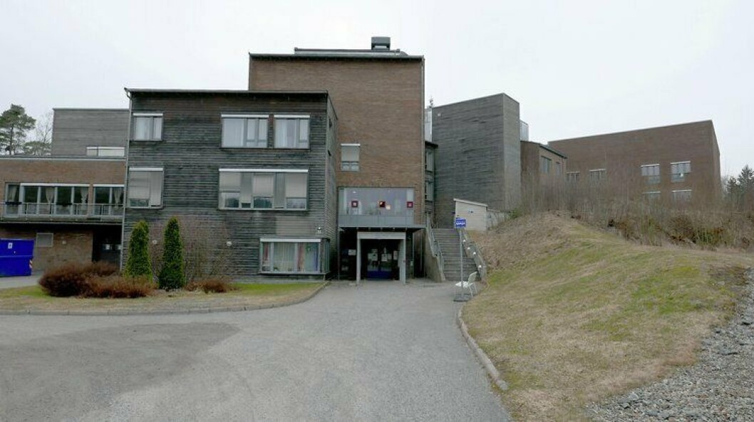 AVHJELPER AHUS: Nordre Follo kommune åpnet 30. mars en mottaksavdeling for utskrivingsklare koronapasienter fra Ahus på Langhus bo- og servicesenter. Dette er en del av kommunens ansvar for å avhjelpe Akershus universitetssykehus i en svært krevende situasjon. AVHJELPER AHUS: Nordre Follo kommune åpnet 30. mars en mottaksavdeling for utskrivingsklare koronapasienter fra Ahus på Langhus bo- og servicesenter. Dette er en del av kommunens ansvar for å avhjelpe Akershus universitetssykehus i en svært krevende situasjon.