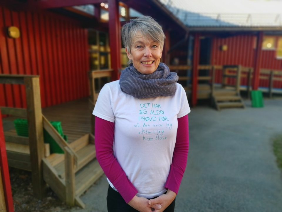 PIPPI-SKJORTE: Virksomhetsleder Anne Lien Simonsen var spent, men klar for å åpne barnehagen tirsdag.