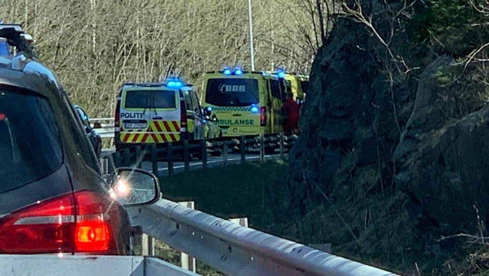 LANGE KØER: Trafikkulykken ved Ringnestunnelen skapte lange køer i begge retninger. LANGE KØER: Trafikkulykken ved Ringnestunnelen skapte lange køer i begge retninger.