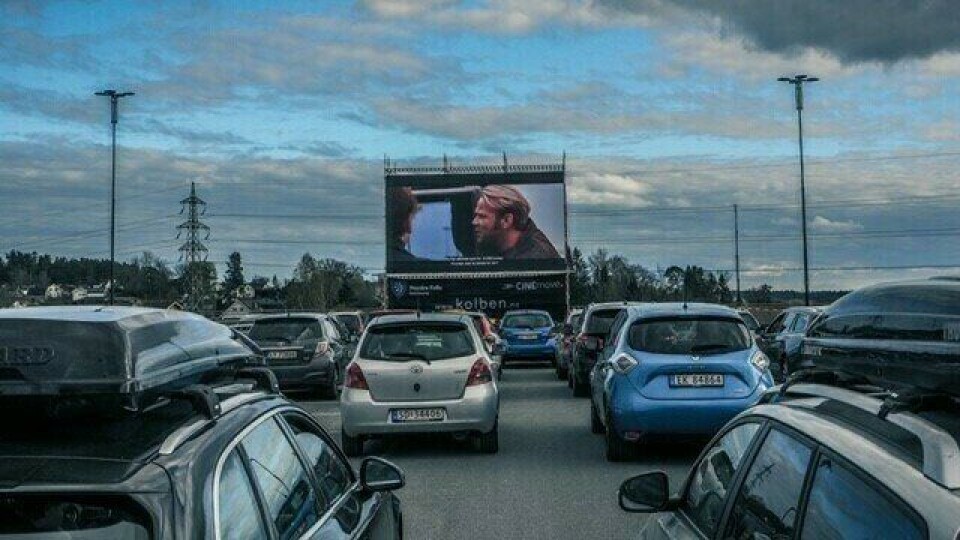 MAGISK PÅ TAKET: Drive-in kino skaper magiske øyeblikk på toppen av Ski storsenter. MAGISK PÅ TAKET: Drive-in kino skaper magiske øyeblikk på toppen av Ski storsenter.
