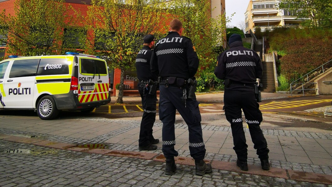 BASE VED STASJONEN: Politiet hadde base ved Kolbotn stasjonen mens søket pågikk. BASE VED STASJONEN: Politiet hadde base ved Kolbotn stasjonen mens søket pågikk.