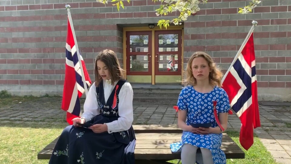 ELEVRÅDET PÅ SOFIEMYR: På bildet kan du se nestleder og leder for elevrådet ved Sofiemyr skole, Julie Westen (12) og Thora Sandvik-Kleppestø (12). ELEVRÅDET PÅ SOFIEMYR: På bildet kan du se nestleder og leder for elevrådet ved Sofiemyr skole, Julie Westen (12) og Thora Sandvik-Kleppestø (12).