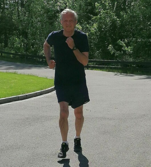 FØRSTE JOGGETUR: "Første joggetur etter korona gjennomført! Dårlig tid, men med litt nedsatt lungekapasitet etter sykdommen er det deilig å være i gang med opptreningen. Det går raskt fremover", skrev Sven Torneberg på sin Facebook-side mandag denne uken. FØRSTE JOGGETUR: "Første joggetur etter korona gjennomført! Dårlig tid, men med litt nedsatt lungekapasitet etter sykdommen er det deilig å være i gang med opptreningen. Det går raskt fremover", skrev Sven Torneberg på sin Facebook-side mandag denne uken.