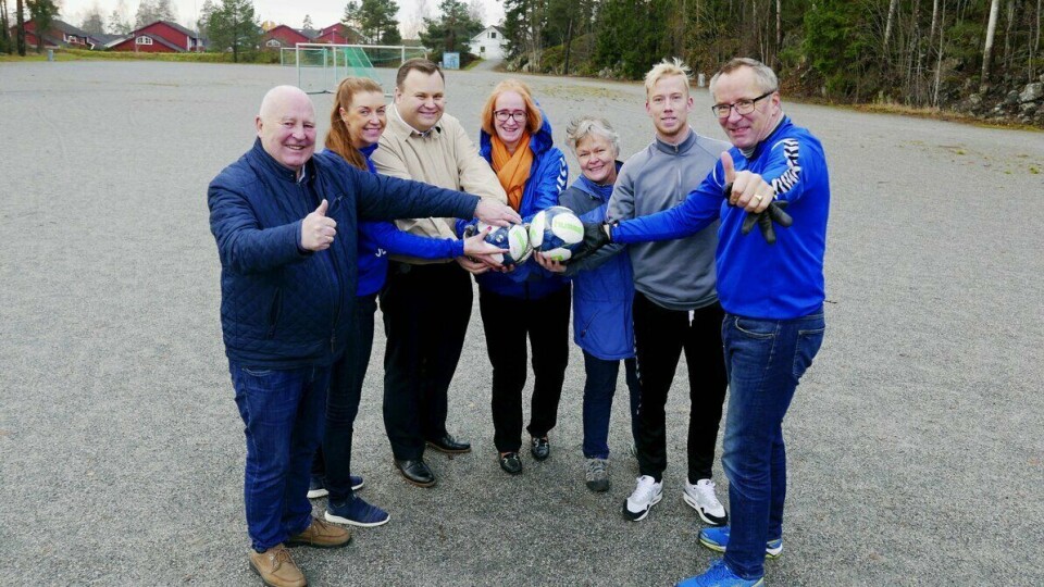 NOVEMBER 2018: Håkon Bekkestad (nestleder i Kolbotn IL fotball herrer), Monica Ottesen (tidligere styreleder i Kolbotn IL fotball kvinner), tidligere ordfører Thomas Sjøvold, Britt Heidi O. Berger (styreleder i Kolbotn IL fotball herrer), Nina Vøllestad (leder for Oppegård idrettsråd), Sindre Tverå Brevik (sportslig leder i Kolbotn IL fotball herrer), og Harald Vaadal (daglig leder i Kolbotn idrettslag) håpet på oppstart av prosjektet om ett år. NOVEMBER 2018: Håkon Bekkestad (nestleder i Kolbotn IL fotball herrer), Monica Ottesen (tidligere styreleder i Kolbotn IL fotball kvinner), tidligere ordfører Thomas Sjøvold, Britt Heidi O. Berger (styreleder i Kolbotn IL fotball herrer), Nina Vøllestad (leder for Oppegård idrettsråd), Sindre Tverå Brevik (sportslig leder i Kolbotn IL fotball herrer), og Harald Vaadal (daglig leder i Kolbotn idrettslag) håpet på oppstart av prosjektet om ett år.